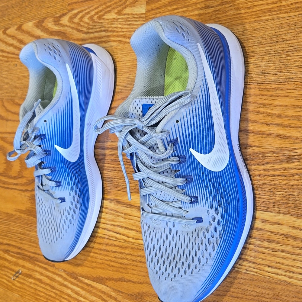 Nike Gray and Blue Athletic Sneakers - Picture 5 of 15